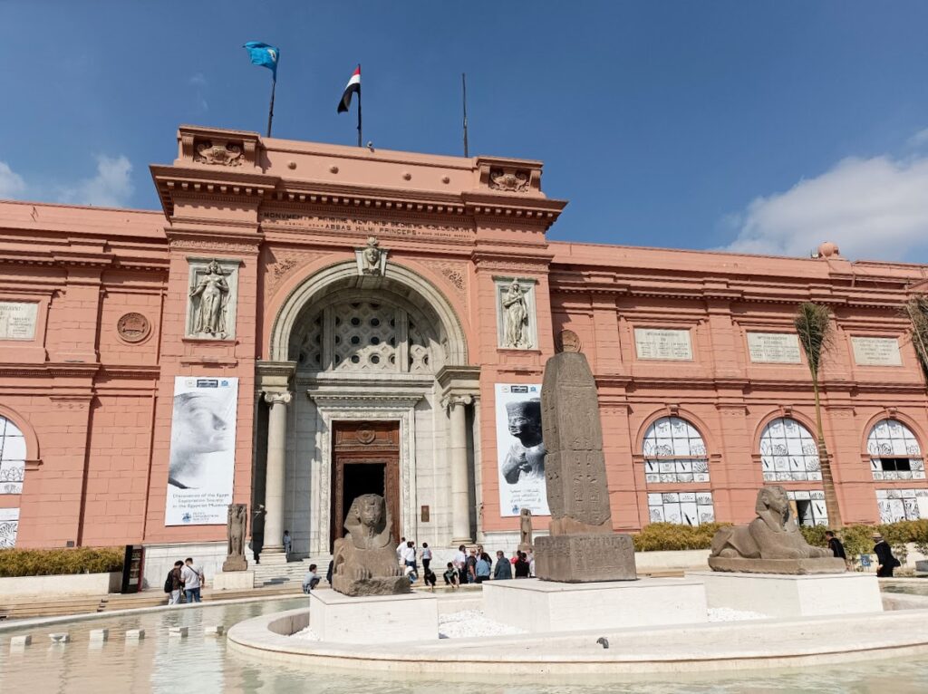 Il vecchio museo egizio del Cairo